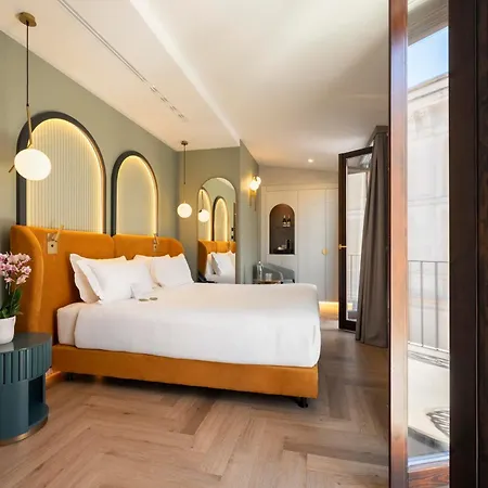 Je 4* Roma