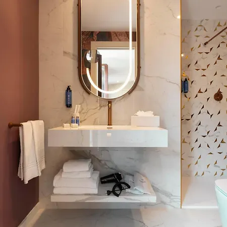 Hotel Je 4*